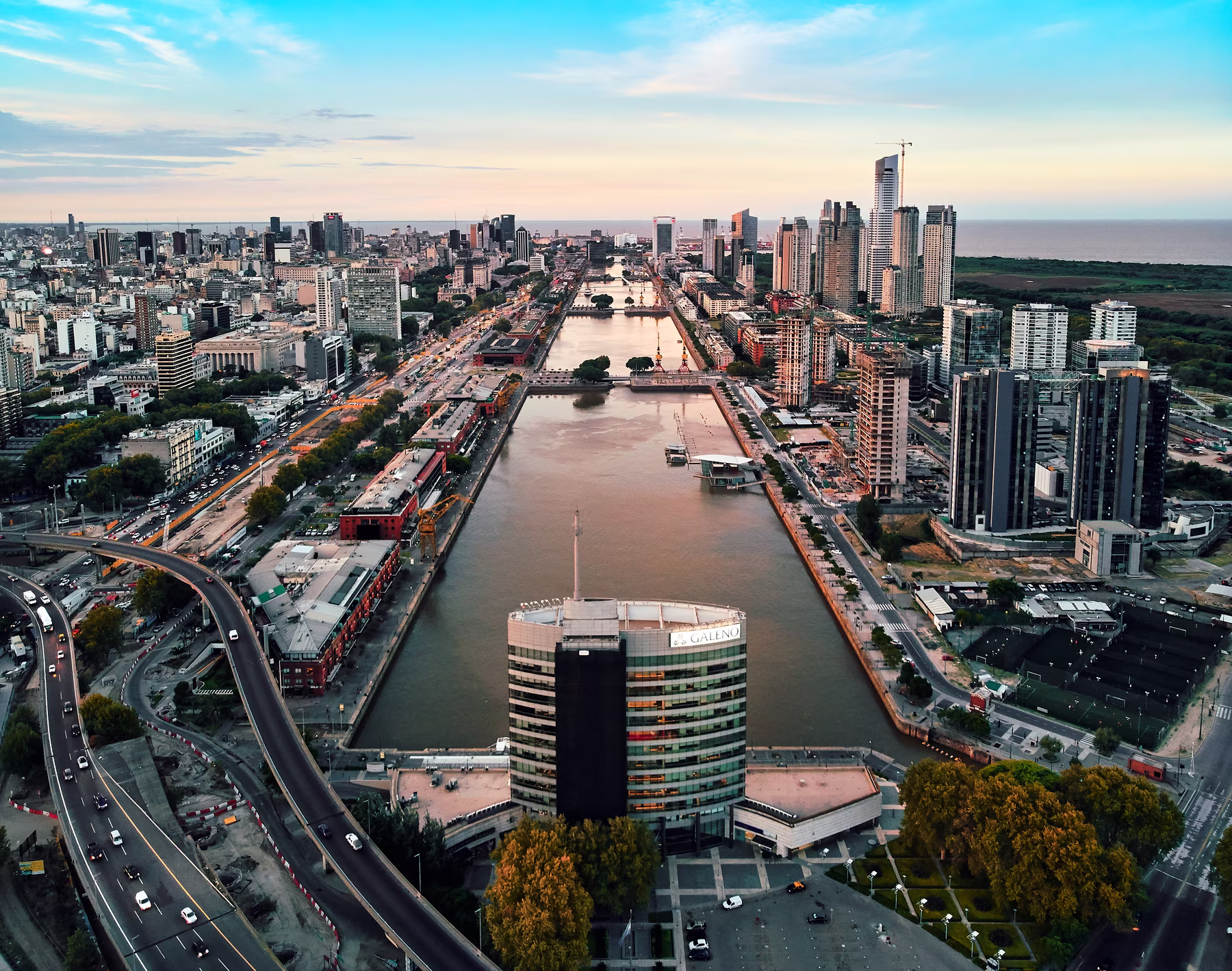 Vue aérienne de Puerto Madero à Buenos Aires